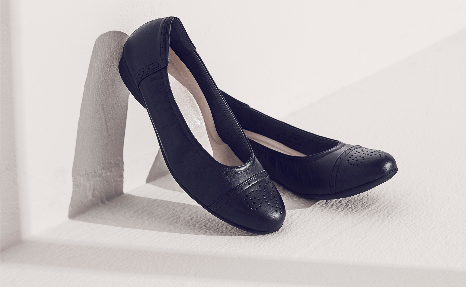 RUNWALK LOW HEEL SERIES