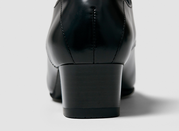 RUNWALK MIDDLE HEEL SERIES