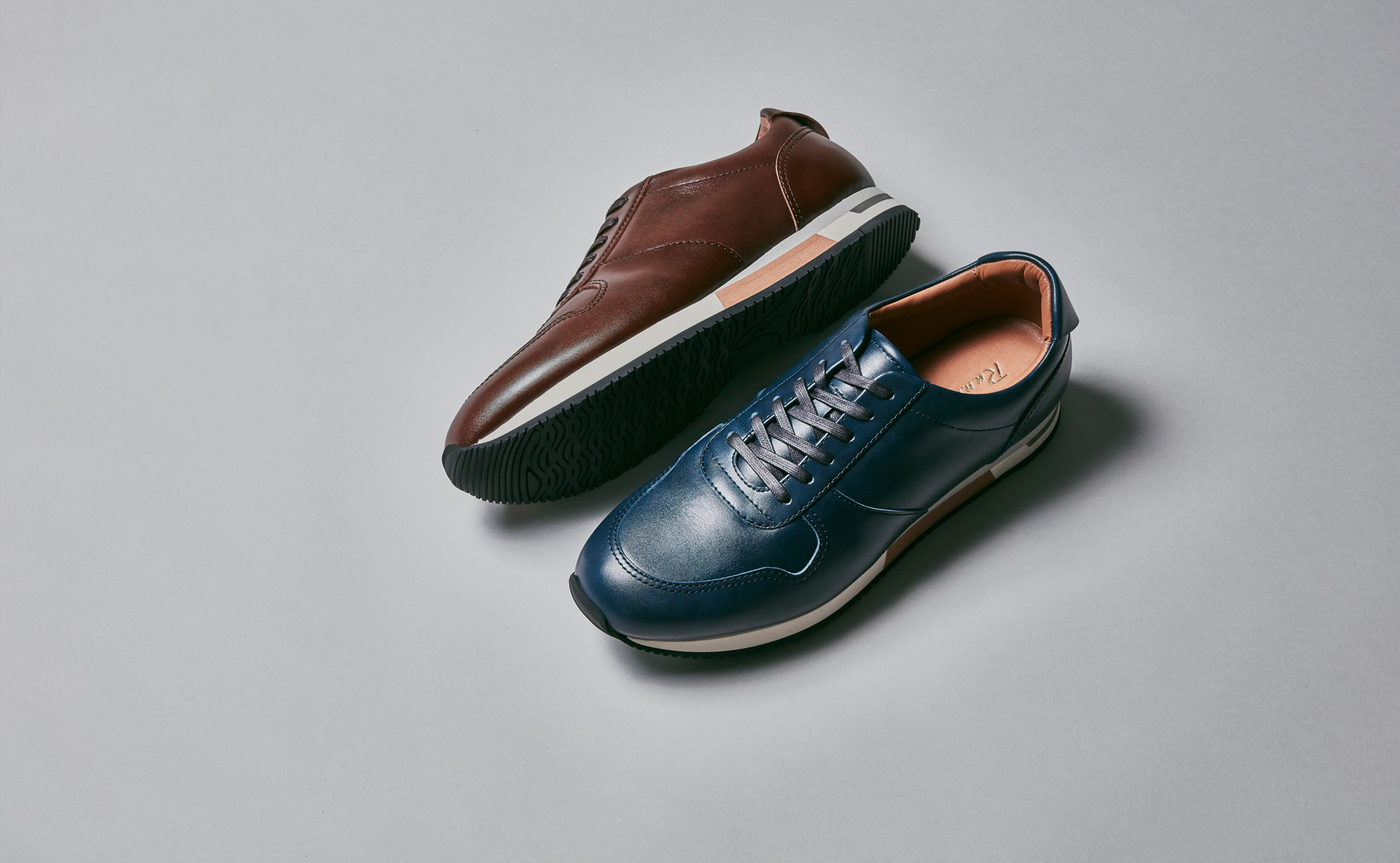 RUNWALK SNEAKER SERIES