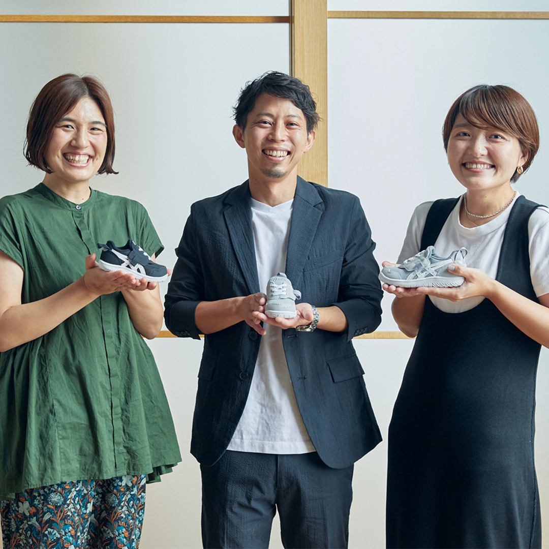 子どもたちの自己肯定感を高め、<br>親の余裕も生み出してくれる、子どもが自分で脱ぎ履きしやすい靴。