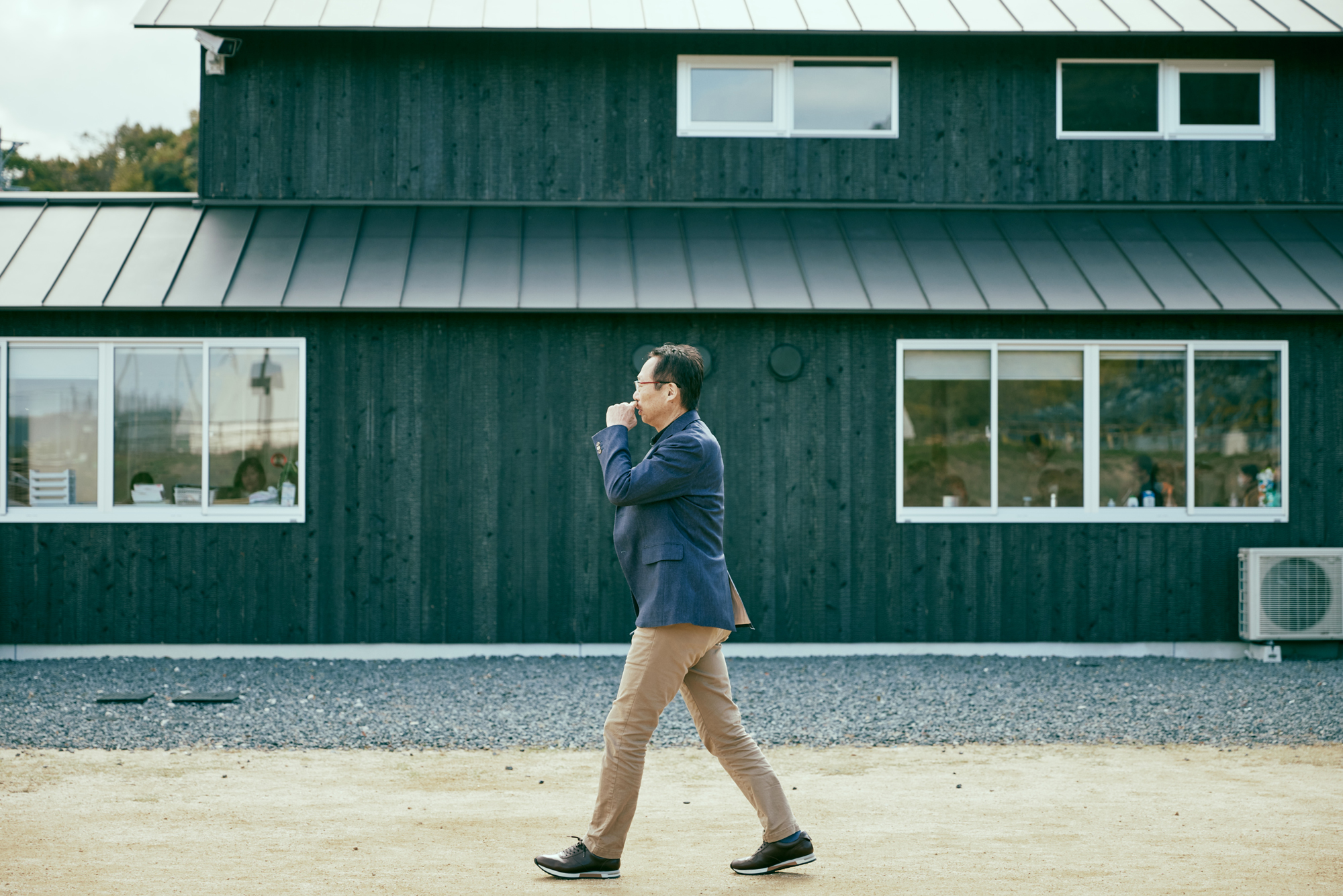 人の数だけ、違った歩き方がある。<br> 人の数だけ、歩く理由がある。<br> WALKS - 岡田武史 編 –