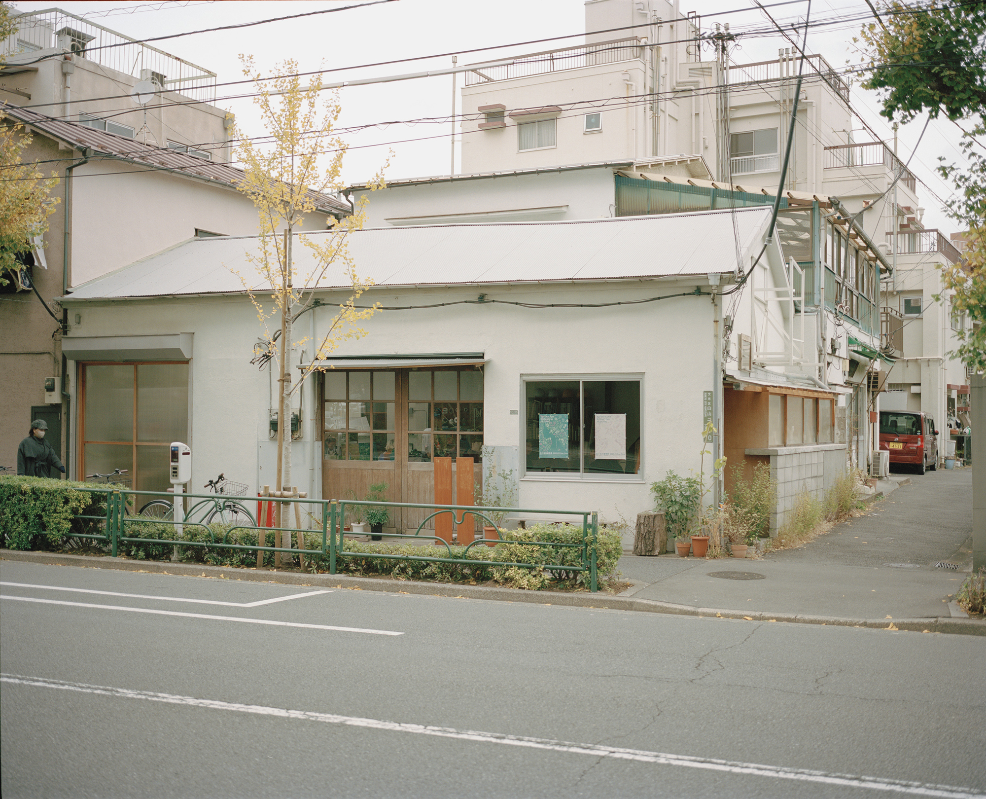 人の数だけ、違った歩き方がある。<br> 人の数だけ、歩く理由がある。<br> WALKS - コヴァレヴァ・アレクサンドラ+佐藤敬 / KASA編 –