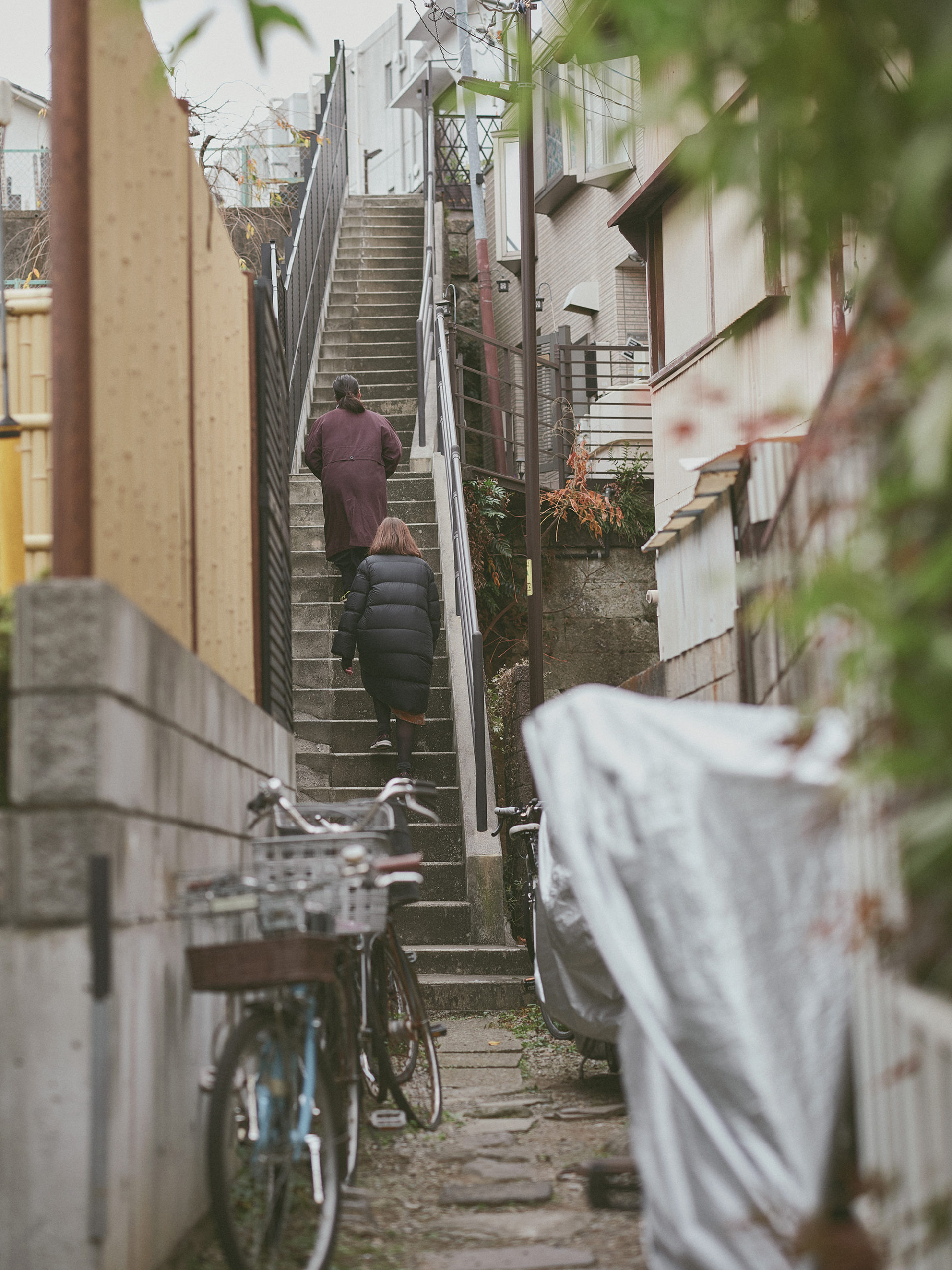 人の数だけ、違った歩き方がある。<br> 人の数だけ、歩く理由がある。<br> WALKS - コヴァレヴァ・アレクサンドラ+佐藤敬 / KASA編 –