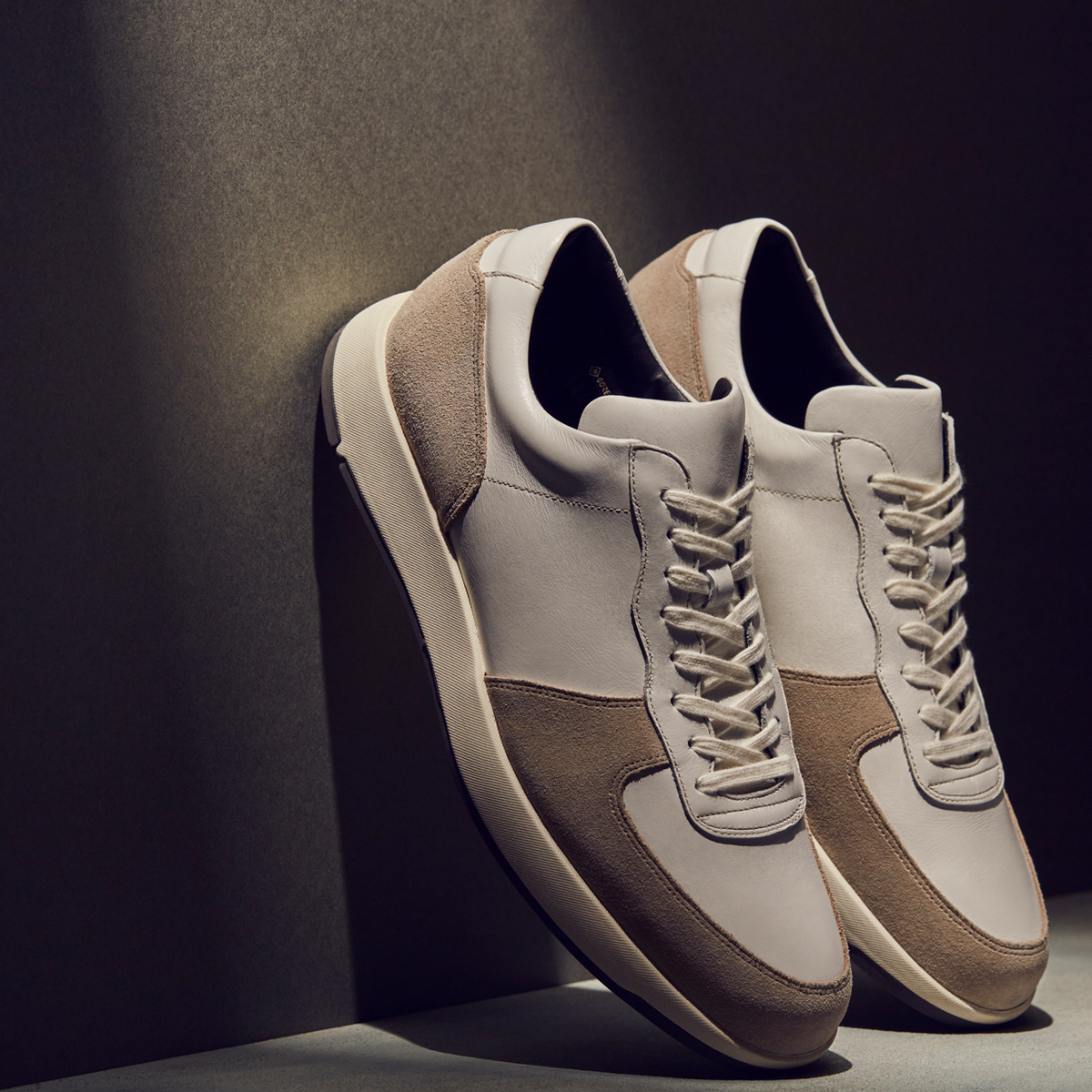 RUNWALK TRAD SNEAKER SERIES