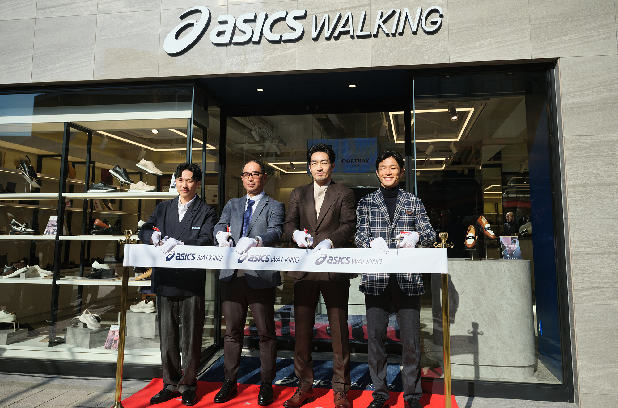 創業の地にアシックスウォーキングの新店舗が誕生 <br>「歩く」に開かれた新たなゲート